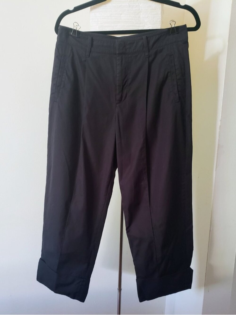 Vince‎ Black Cropped Pants Pleated Cuffed Cotton Tailored Size 8